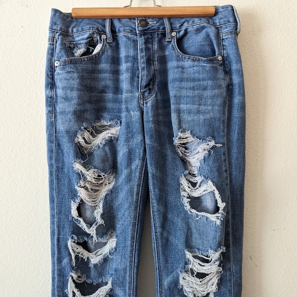 American Eagle Tomgirl Jeans - Picture 3 of 9